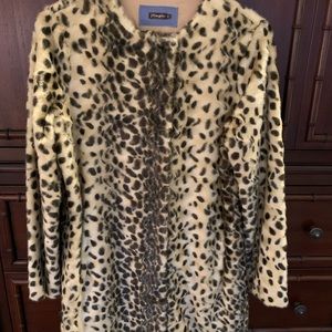 JMcLaughlin Faux Leopard Coat Size M EXCELLENT CONDITION